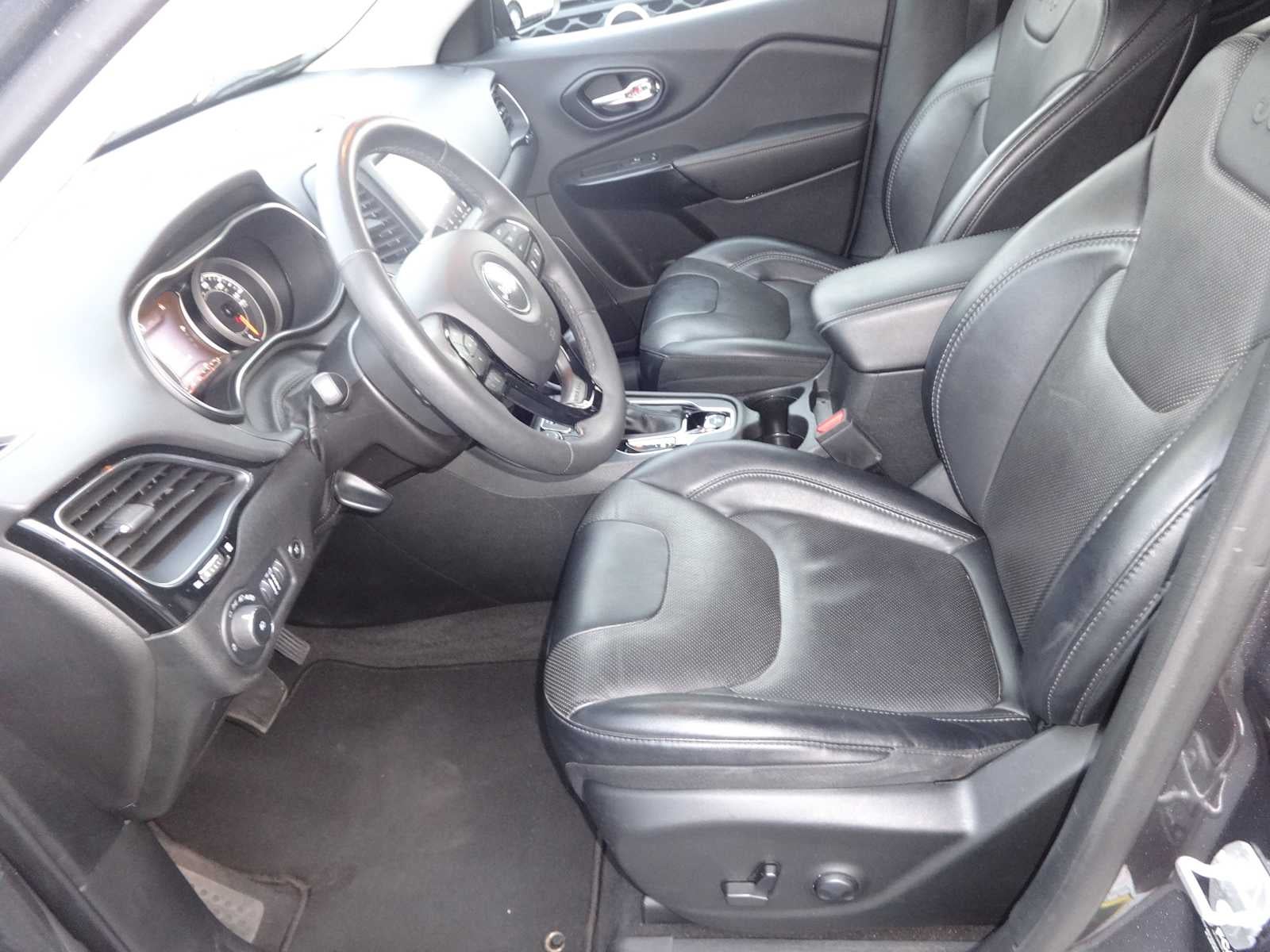 2023 Jeep Cherokee Altitude Lux