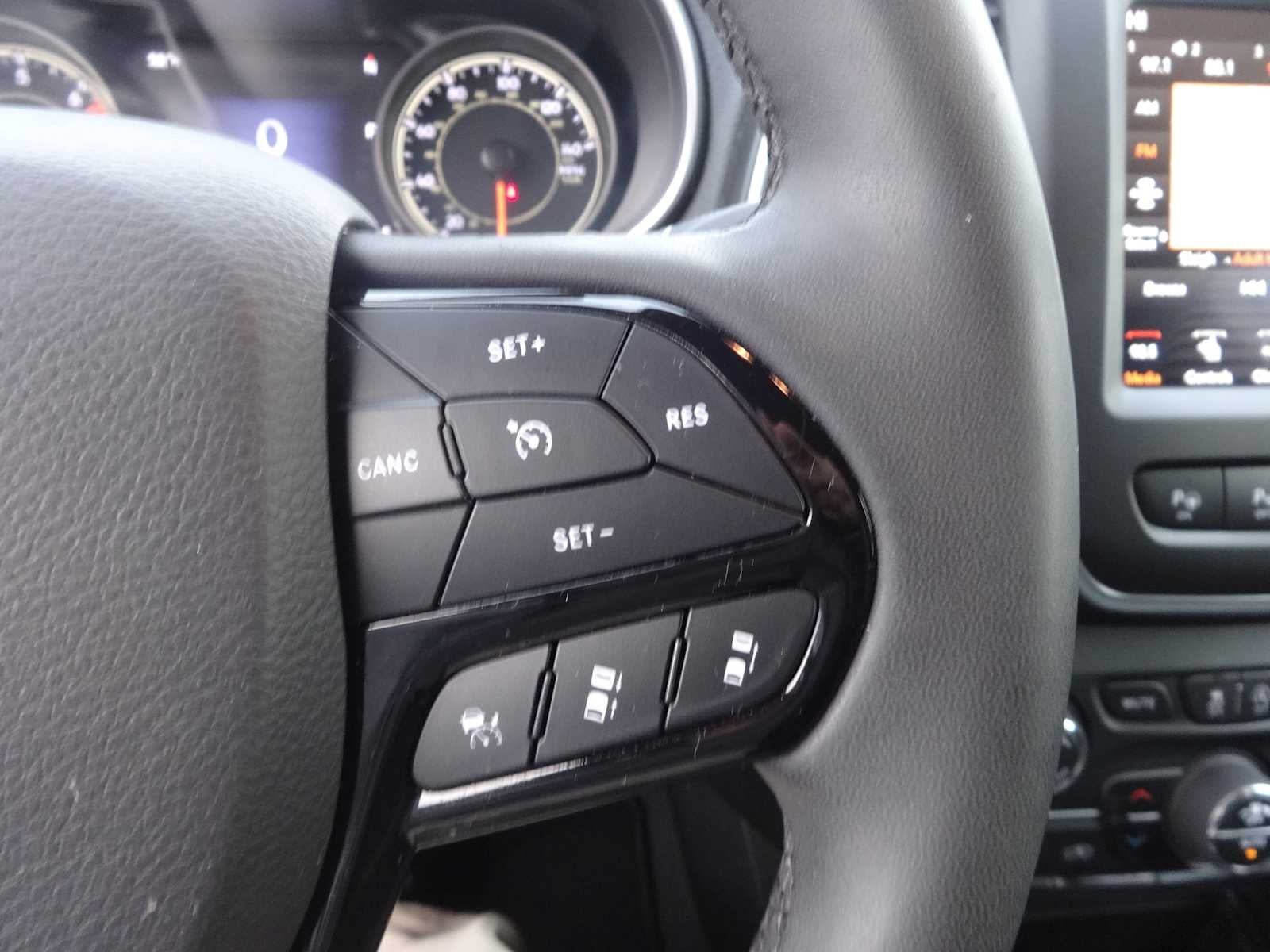 2023 Jeep Cherokee Altitude Lux