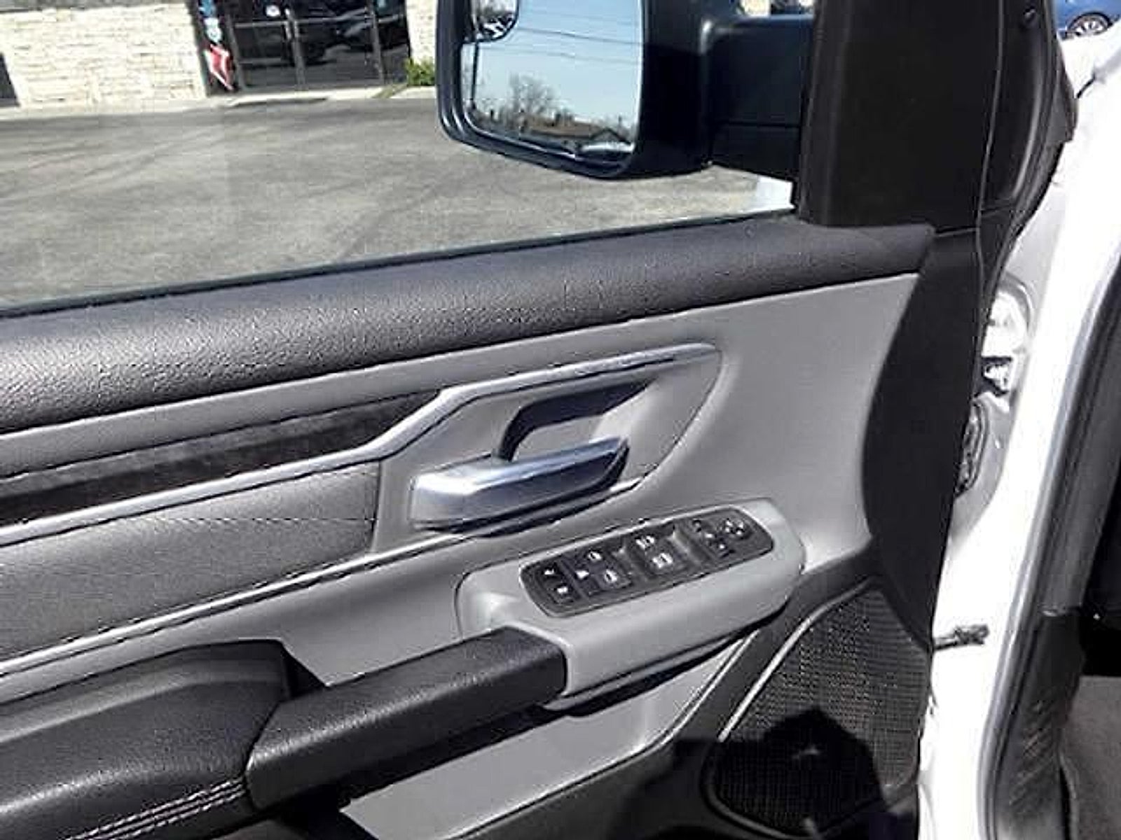 2023 RAM 1500 Big Horn Crew Cab 4x4 5'7" Box