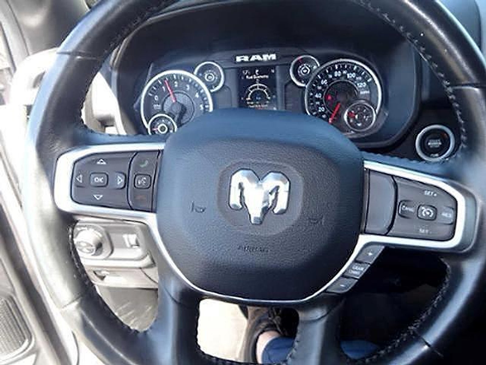 2023 RAM 1500 Big Horn Crew Cab 4x4 5'7" Box