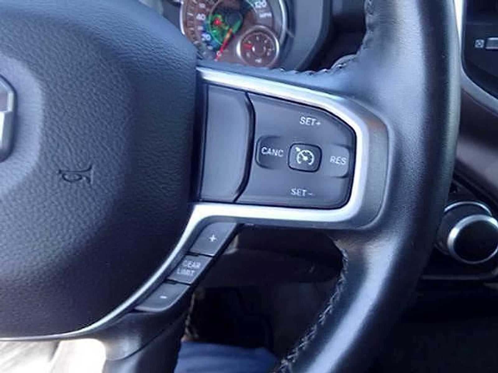 2023 RAM 1500 Big Horn Crew Cab 4x4 5'7" Box