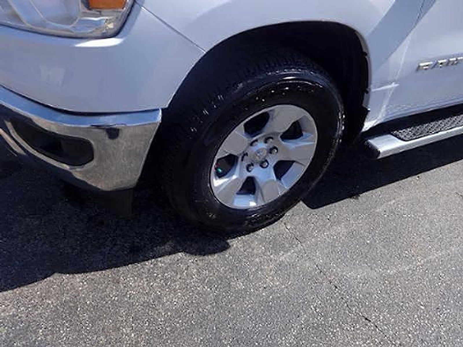 2023 RAM 1500 Big Horn Crew Cab 4x4 5'7" Box