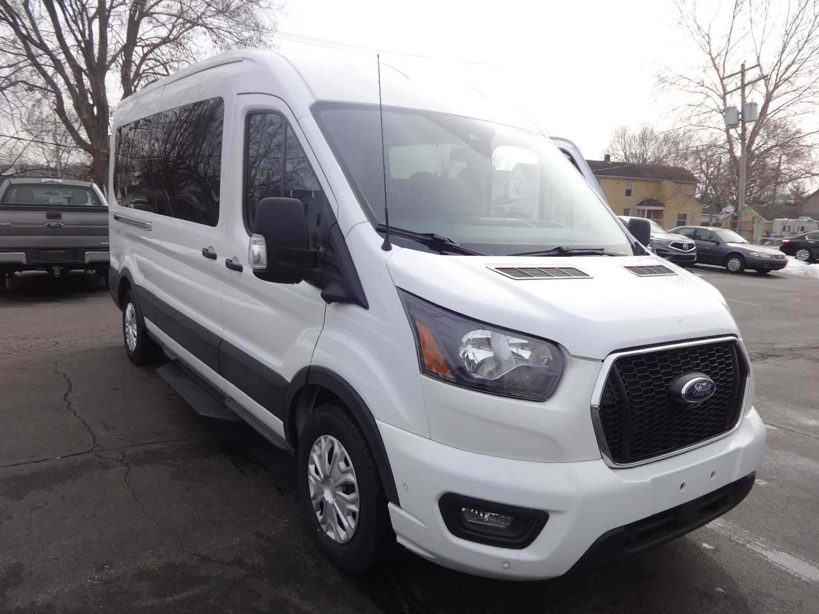 2023 Ford Transit Passenger XLT