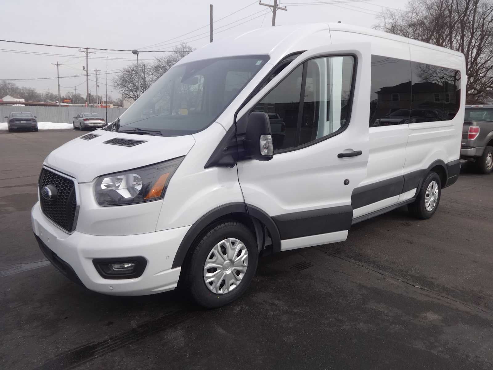 2023 Ford Transit Passenger XLT