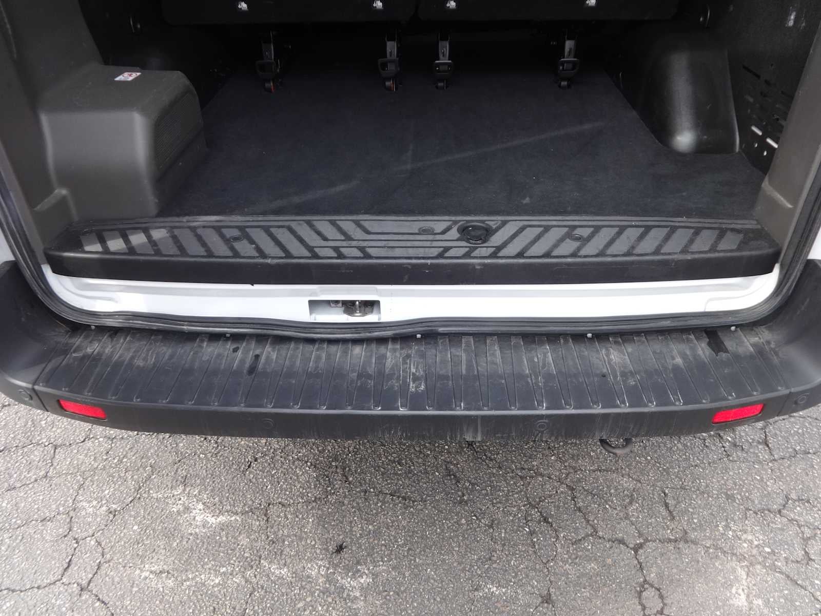 2023 Ford Transit Passenger XLT