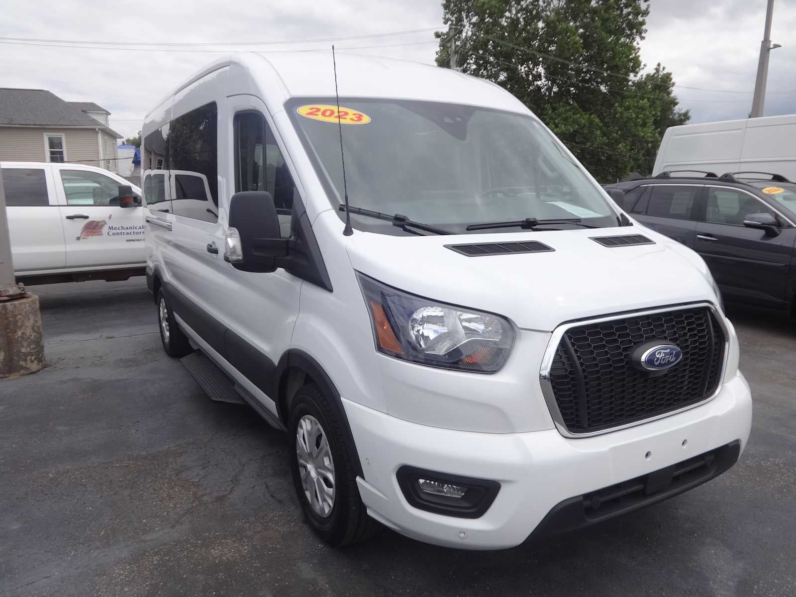 2023 Ford Transit Passenger XLT