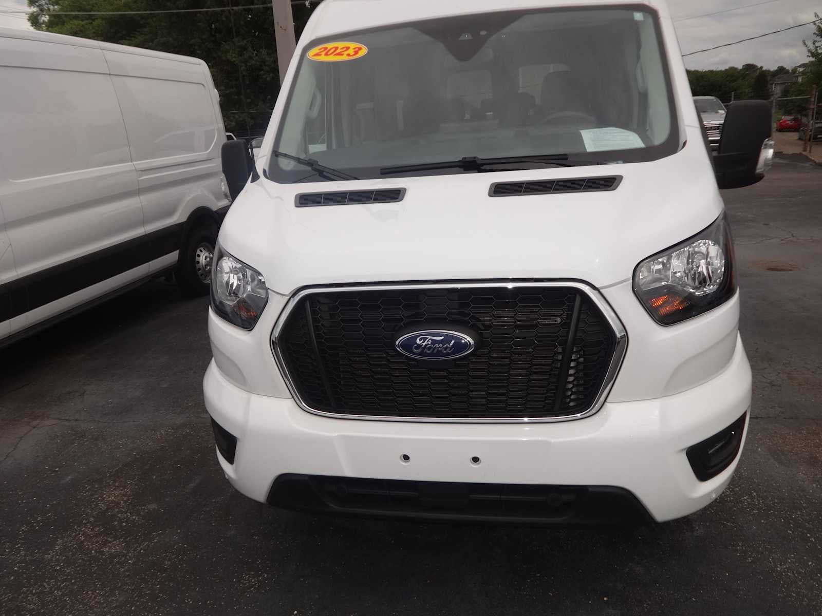 2023 Ford Transit Passenger XLT