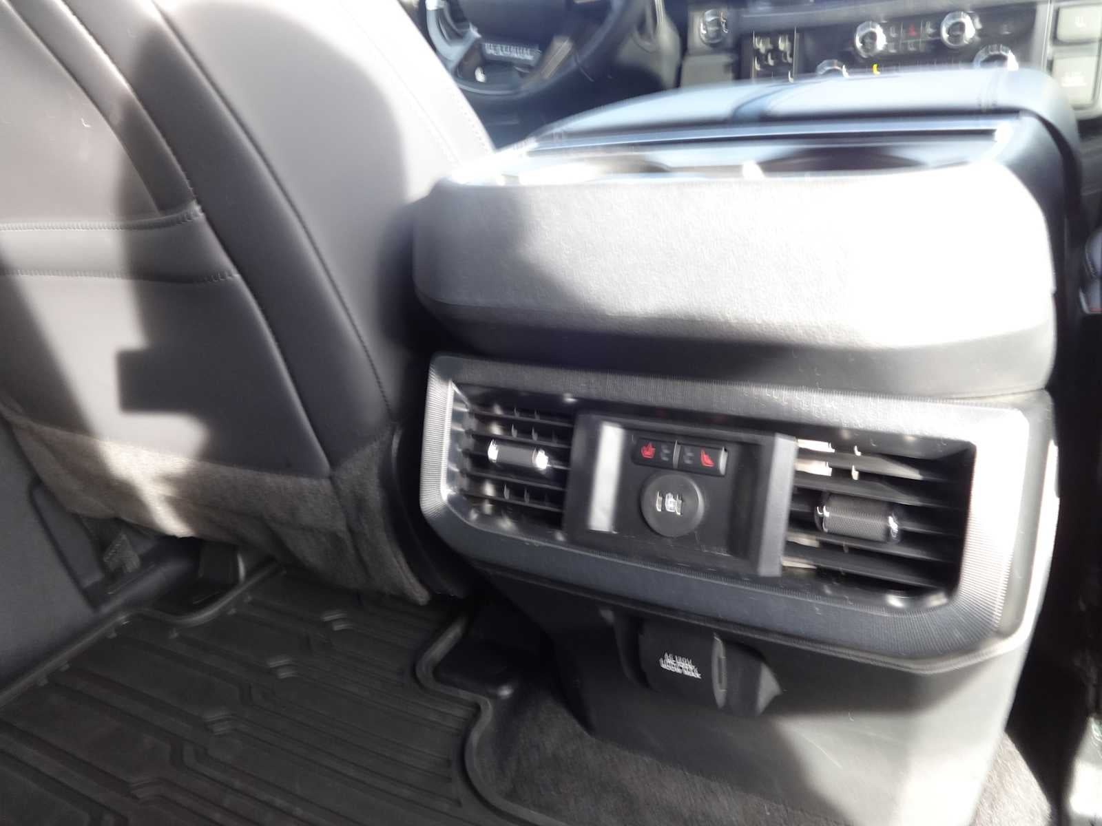 2025 Ford Super Duty F-350 SRW Platinum