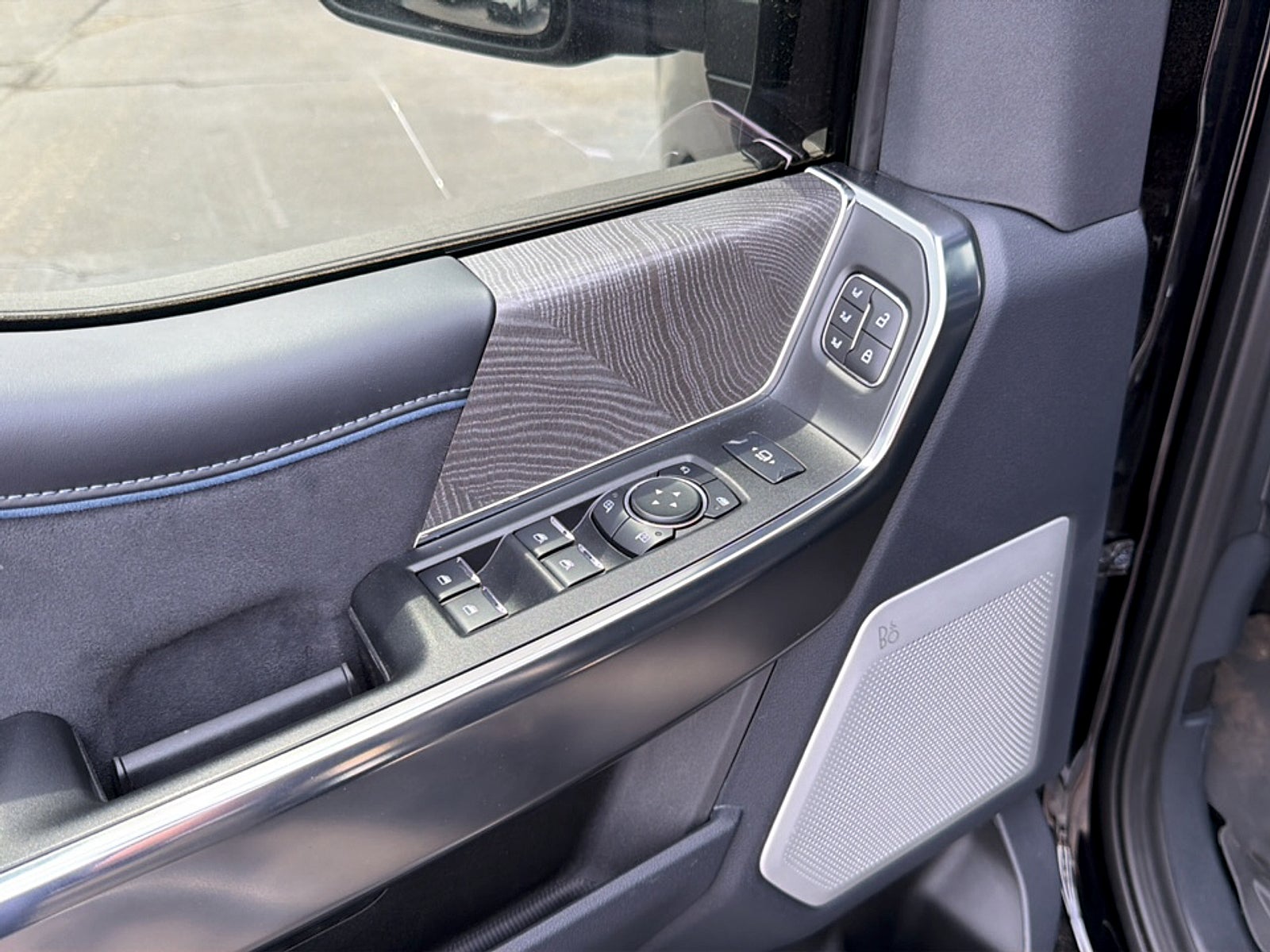 2025 Ford Super Duty F-350 SRW Platinum
