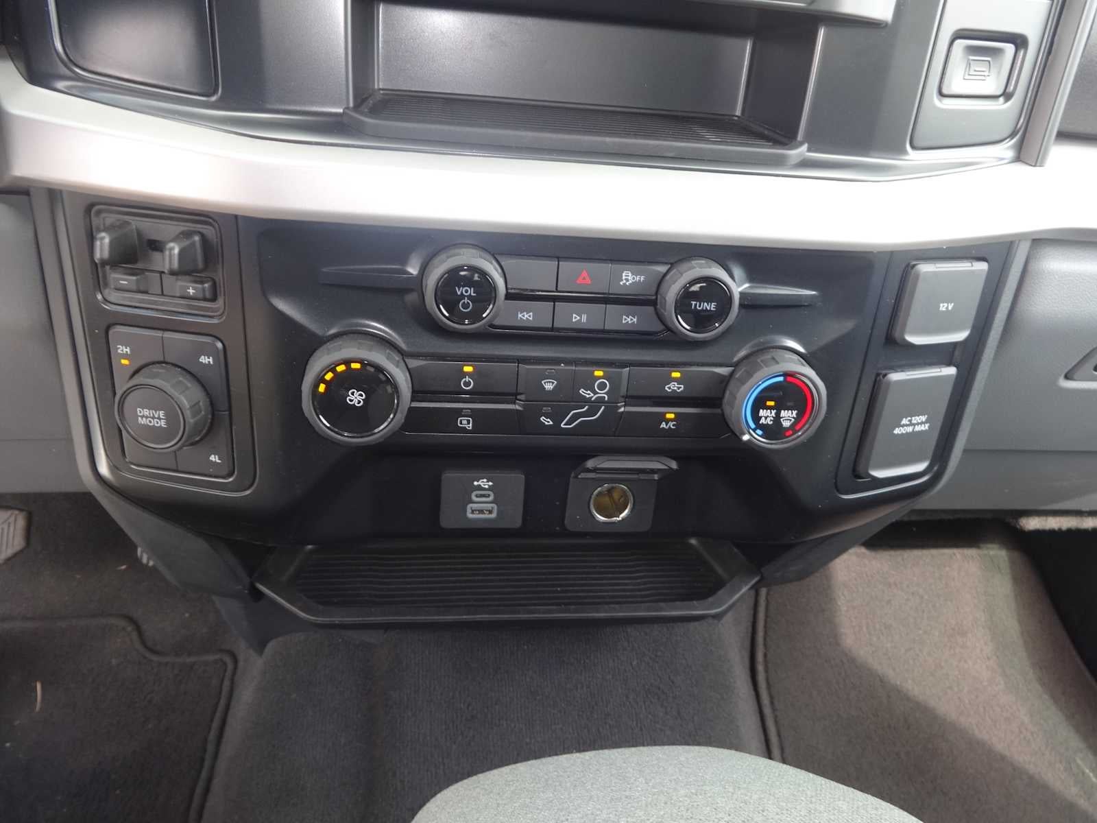 2025 Ford Super Duty F-350 SRW Pickup XLT