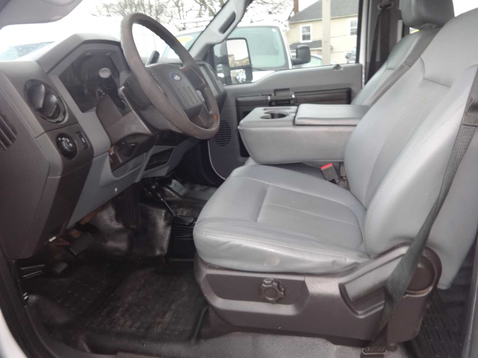 2015 Ford Super Duty F-350 SRW XL