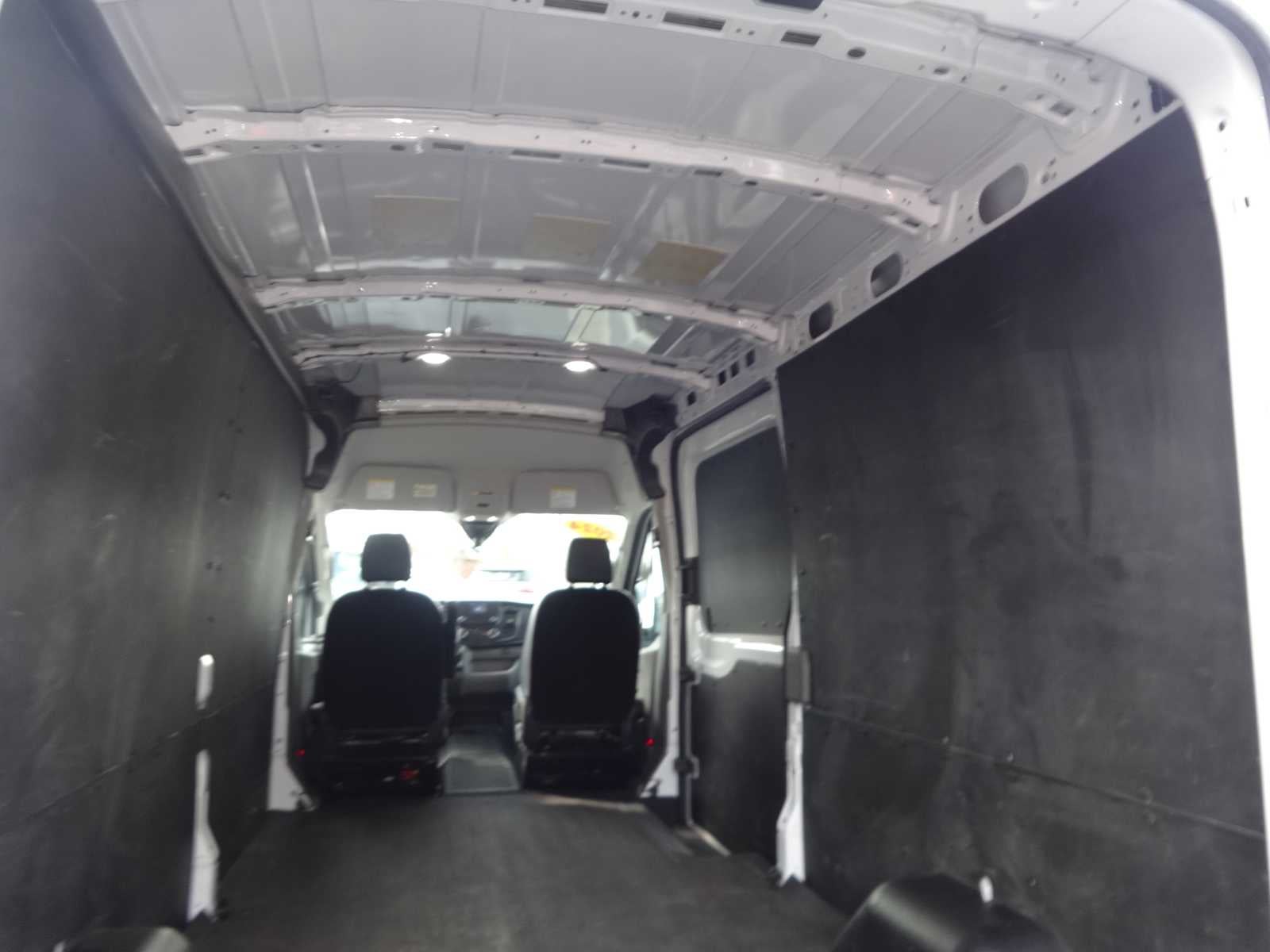2024 Ford Transit Cargo Van T-250 148" Med Rf 9070 GVWR RWD