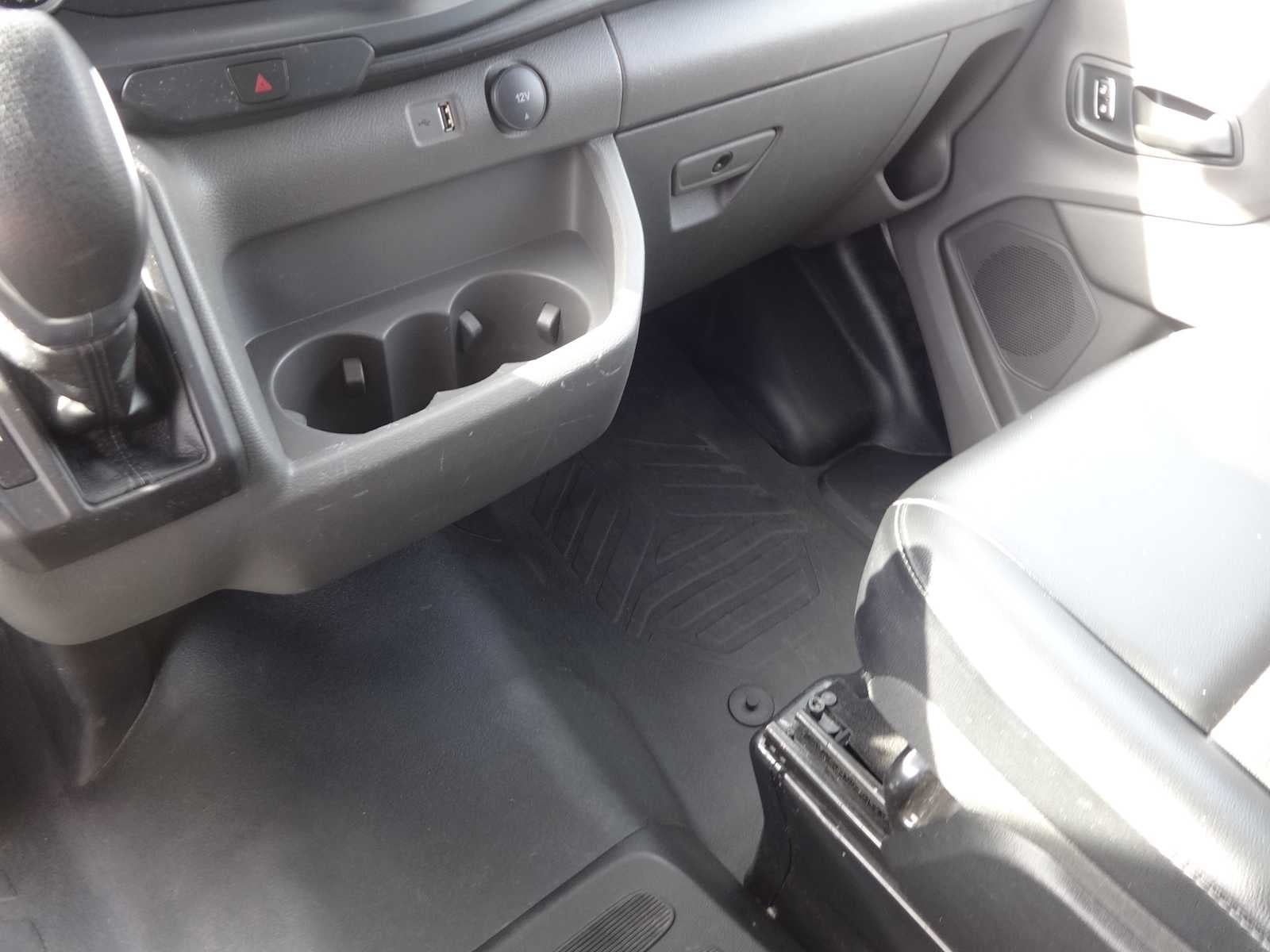 2024 Ford Transit Cargo Van T-250 148" Med Rf 9070 GVWR RWD