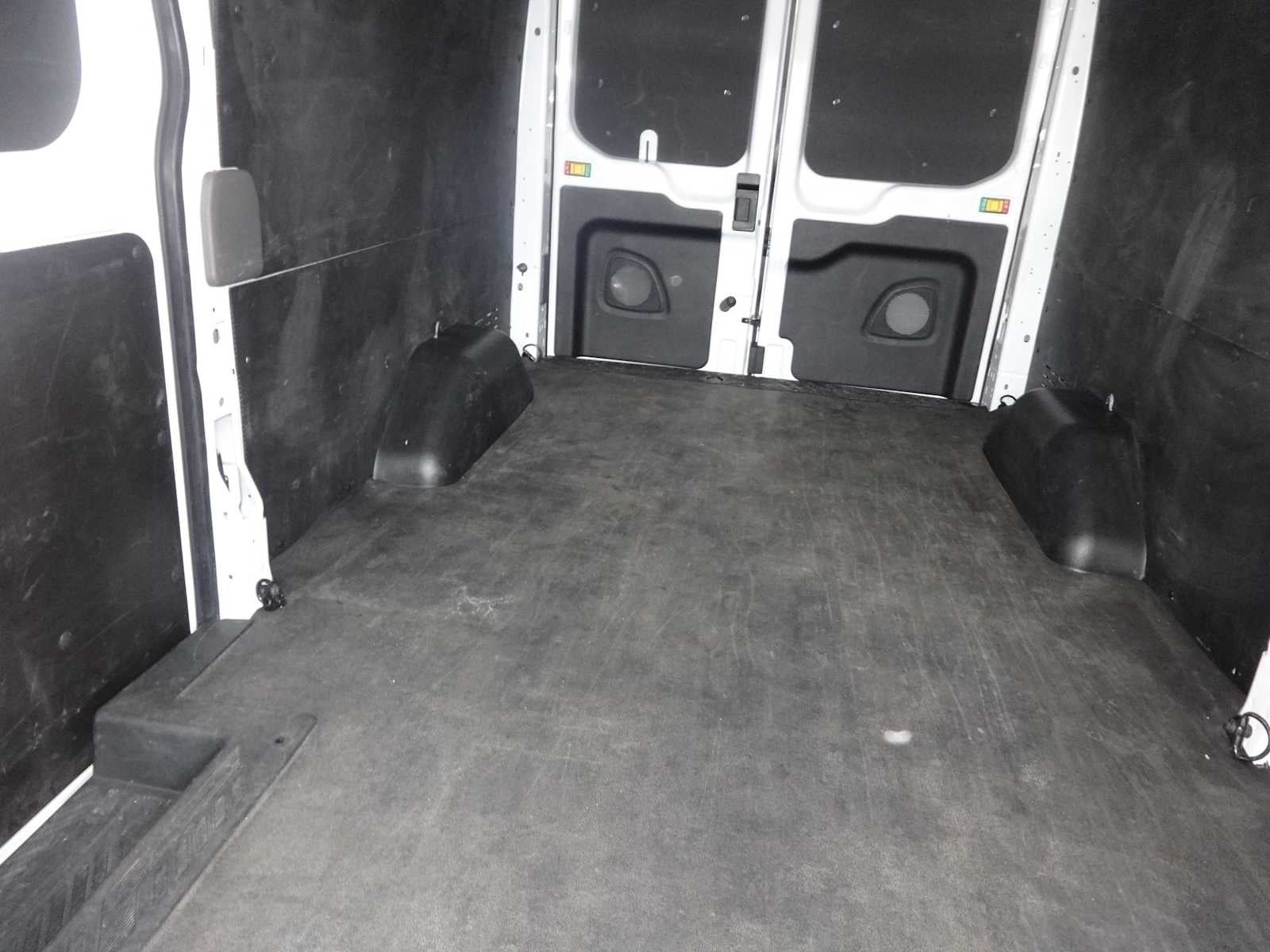 2024 Ford Transit Cargo Van T-250 148" Med Rf 9070 GVWR RWD