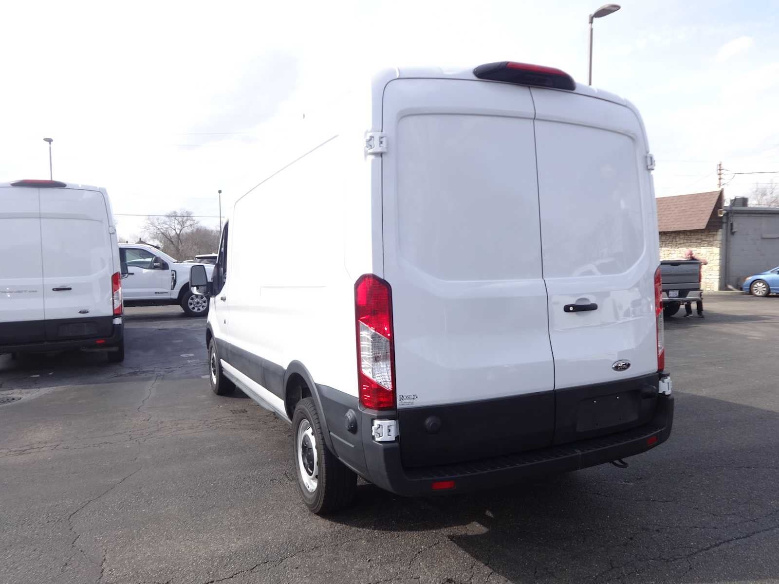 2024 Ford Transit Cargo Van T-250 148" Med Rf 9070 GVWR RWD