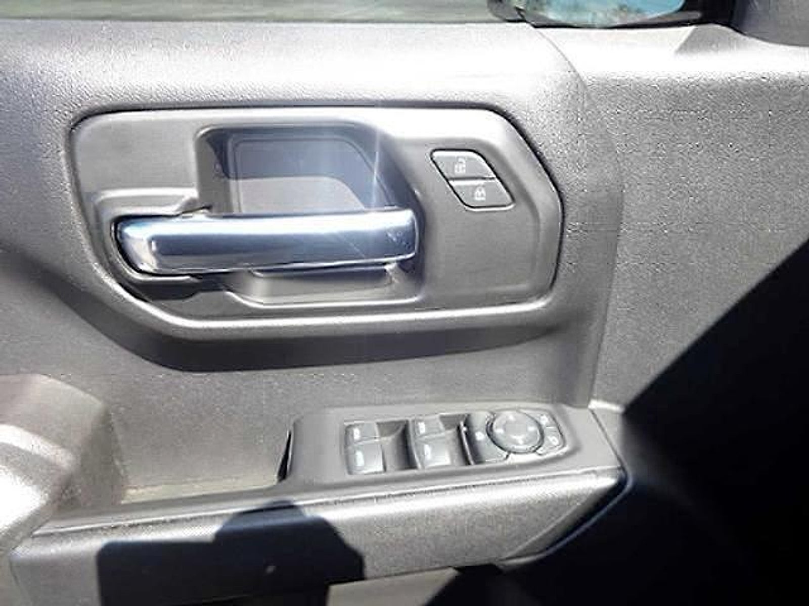 2022 Chevrolet Silverado 1500 4WD Crew Cab Short Bed WT