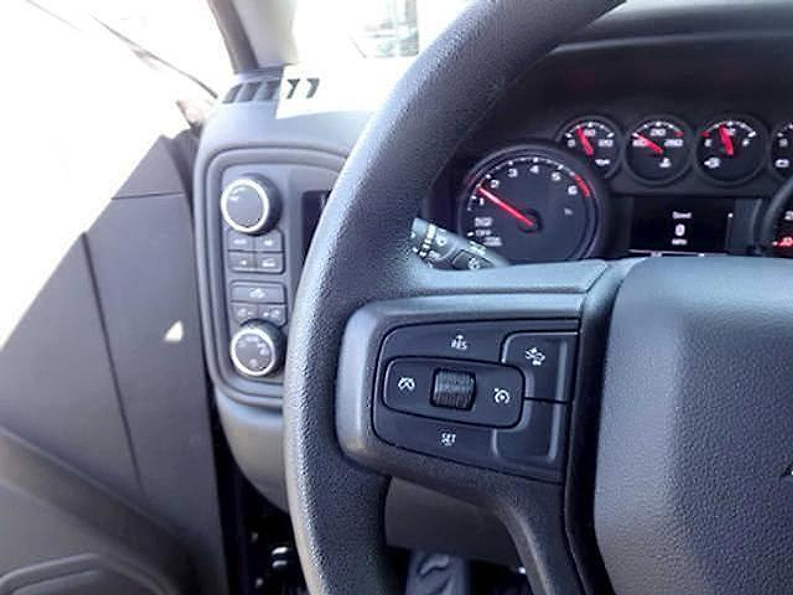 2022 Chevrolet Silverado 1500 4WD Crew Cab Short Bed WT