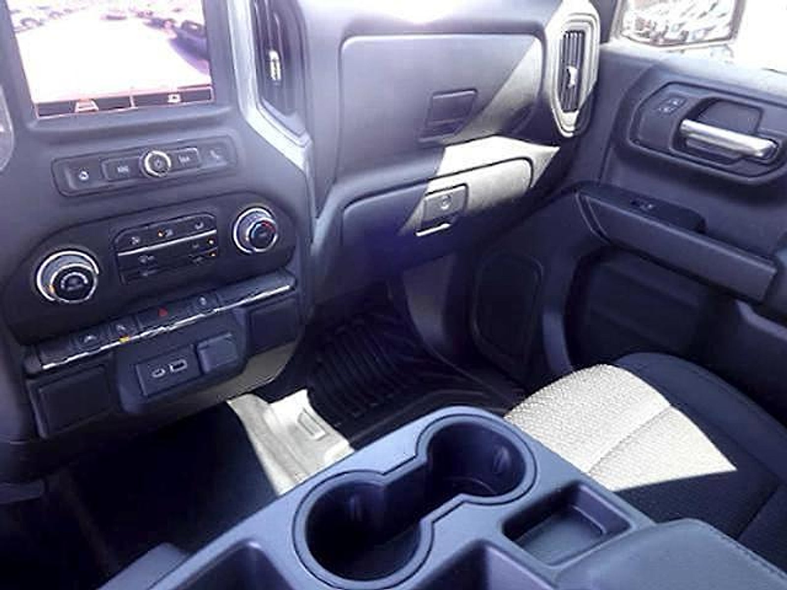 2022 Chevrolet Silverado 1500 4WD Crew Cab Short Bed WT