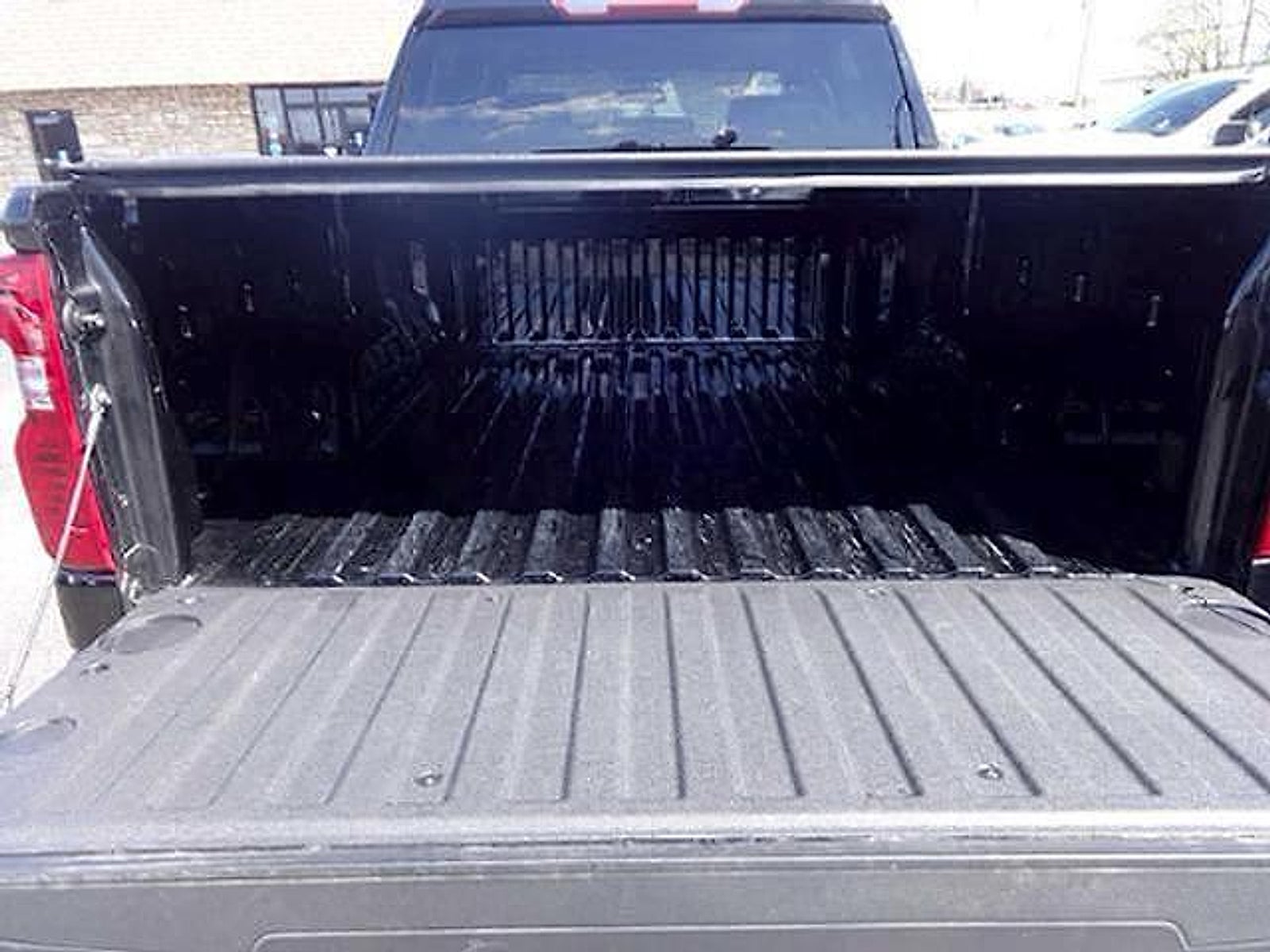 2022 Chevrolet Silverado 1500 4WD Crew Cab Short Bed WT