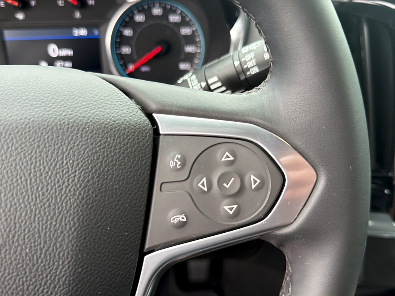 2023 Chevrolet Traverse FWD LT Cloth