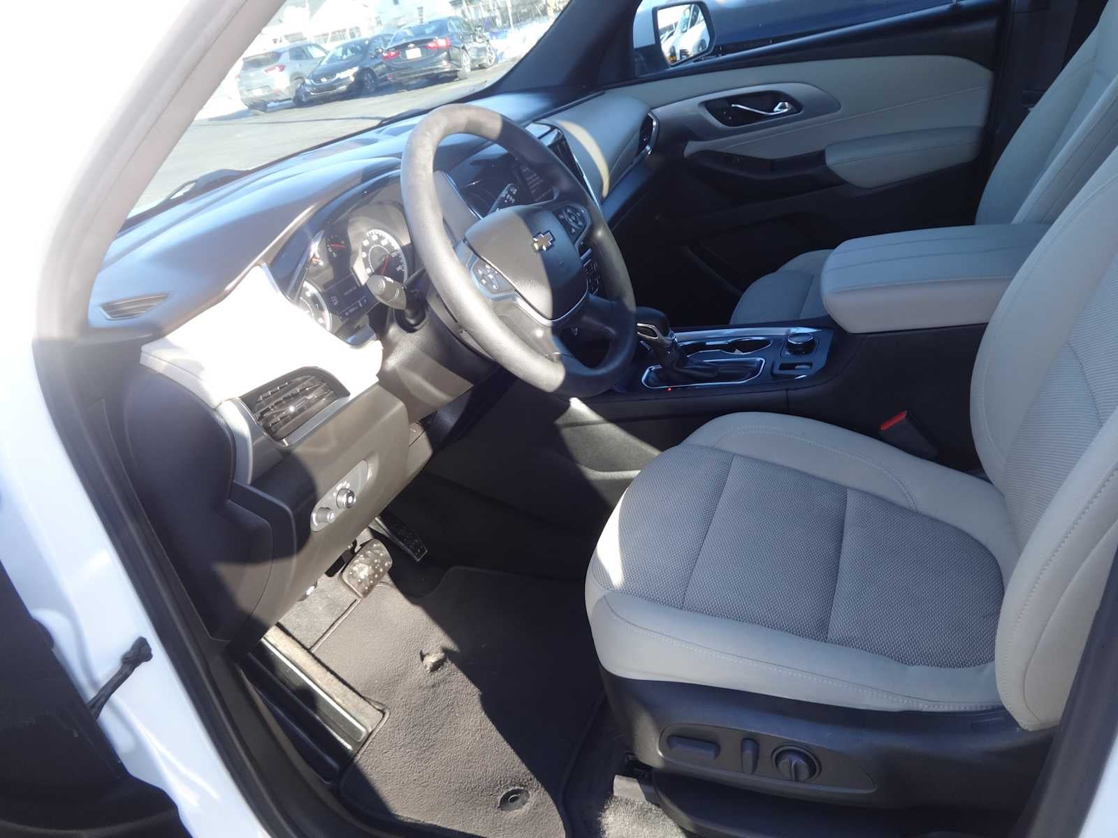 2022 Chevrolet Traverse LS