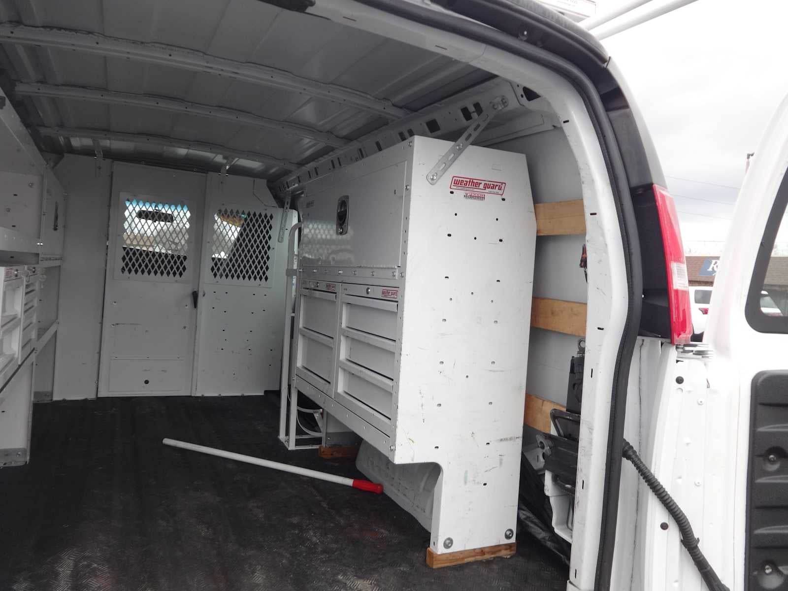 2020 GMC Savana Cargo Van RWD 2500 135"