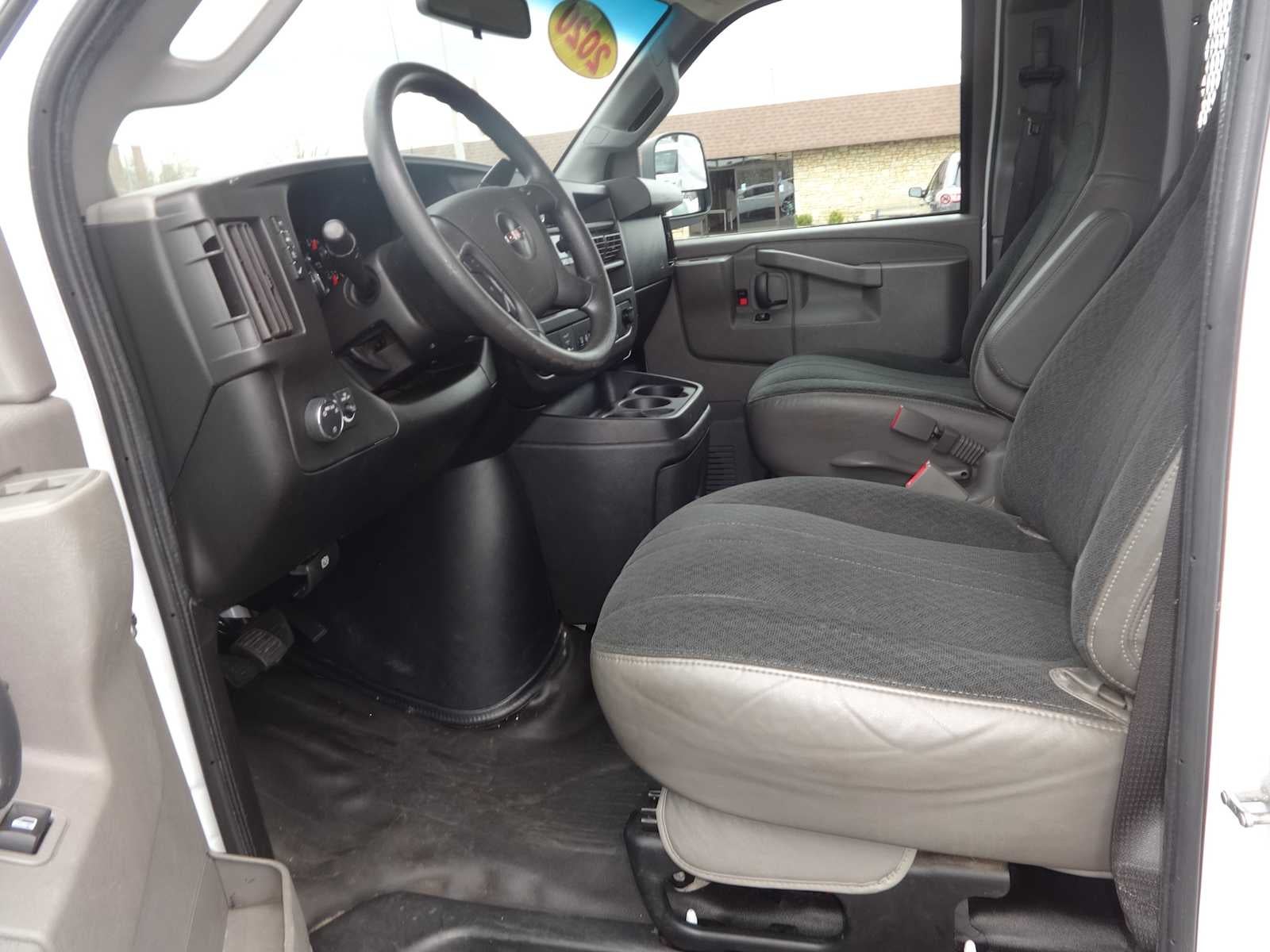 2020 GMC Savana Cargo Van RWD 2500 135"