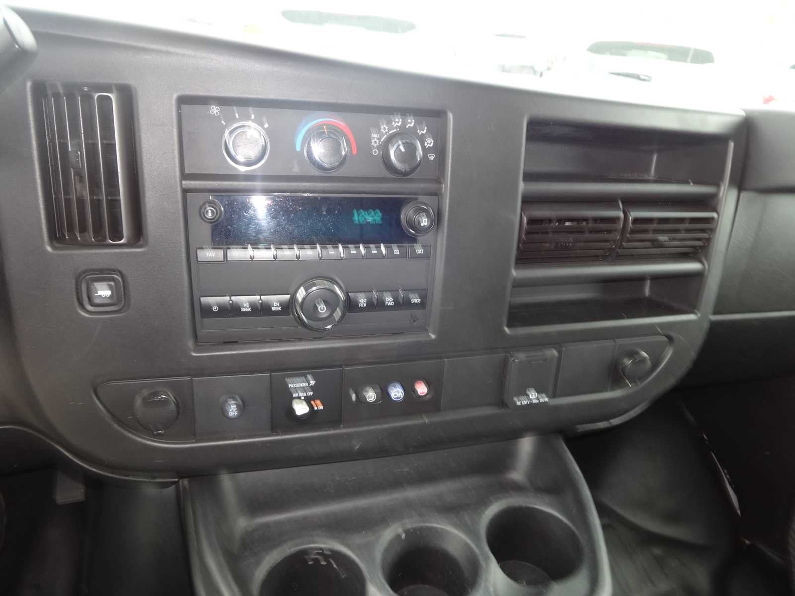 2020 GMC Savana Cargo Van RWD 2500 135"