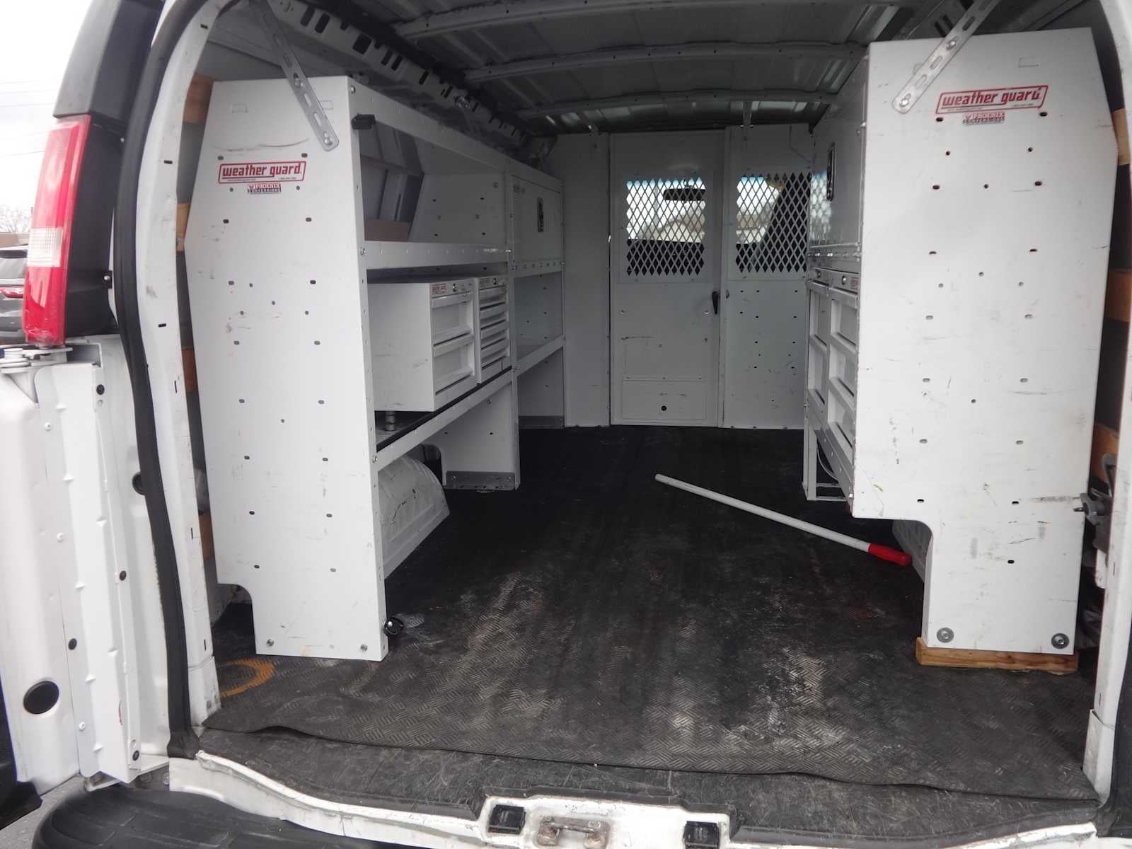 2020 GMC Savana Cargo Van RWD 2500 135"