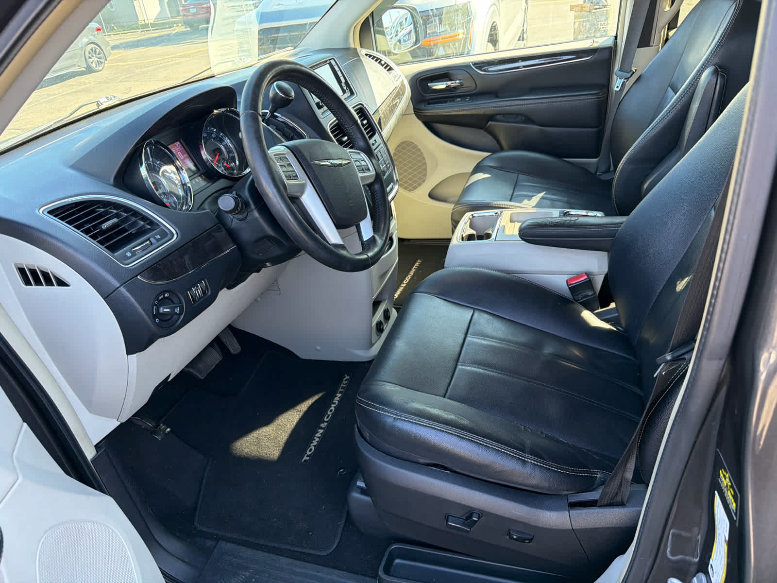 2016 Chrysler Town & Country Touring