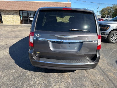 2016 Chrysler Town & Country Touring