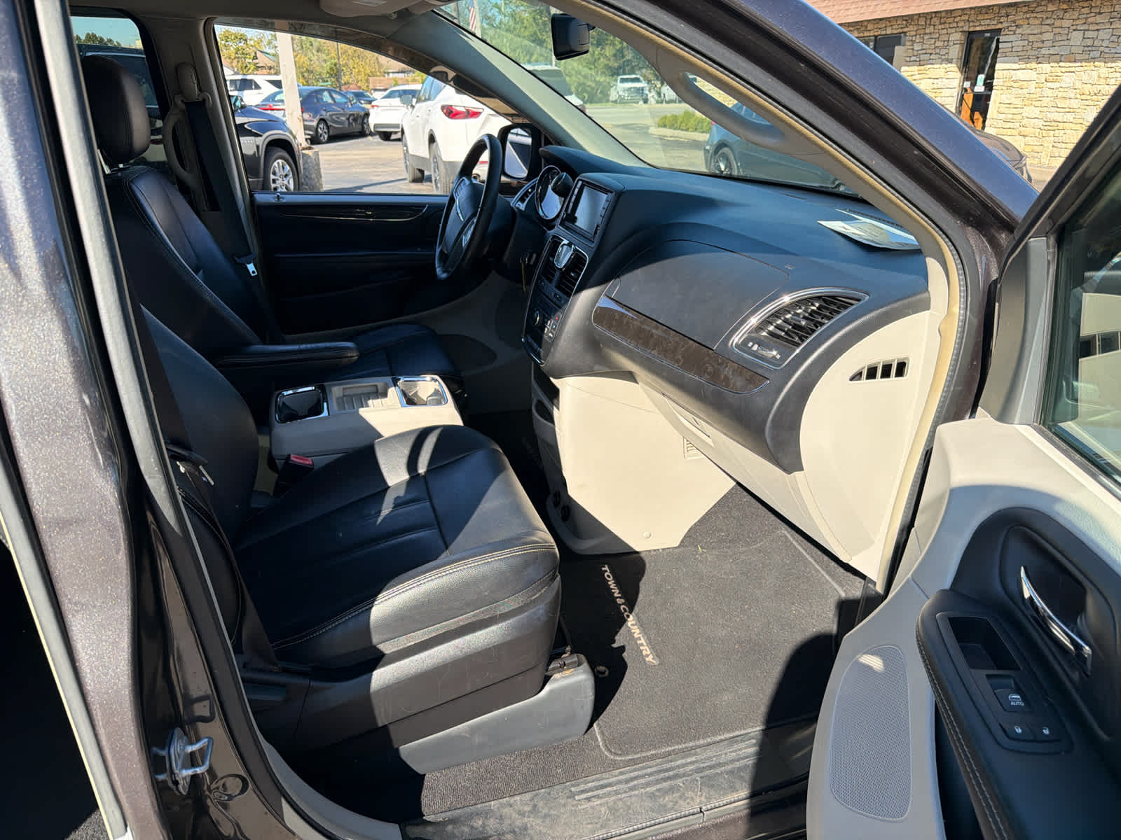 2016 Chrysler Town & Country Touring
