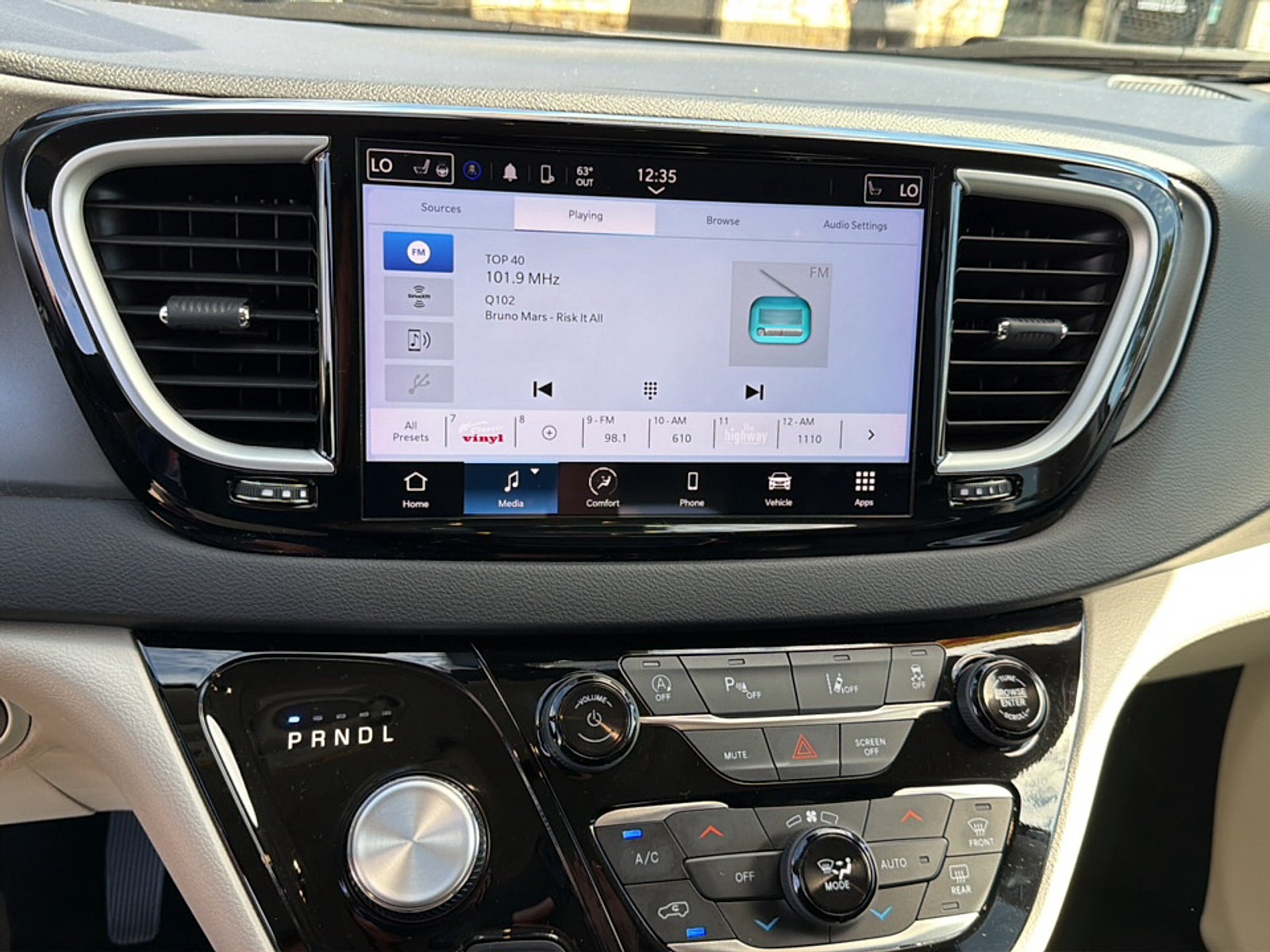 2024 Chrysler Pacifica Touring L