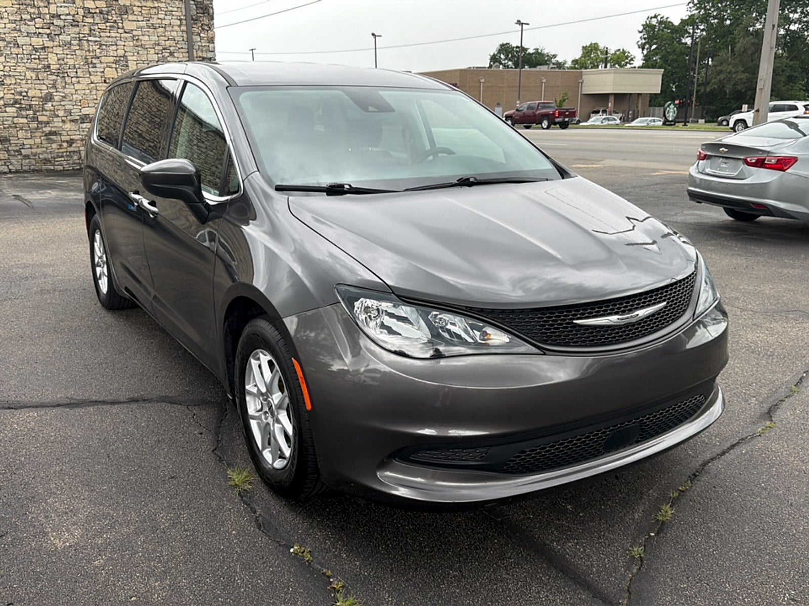 2023 Chrysler Voyager LX