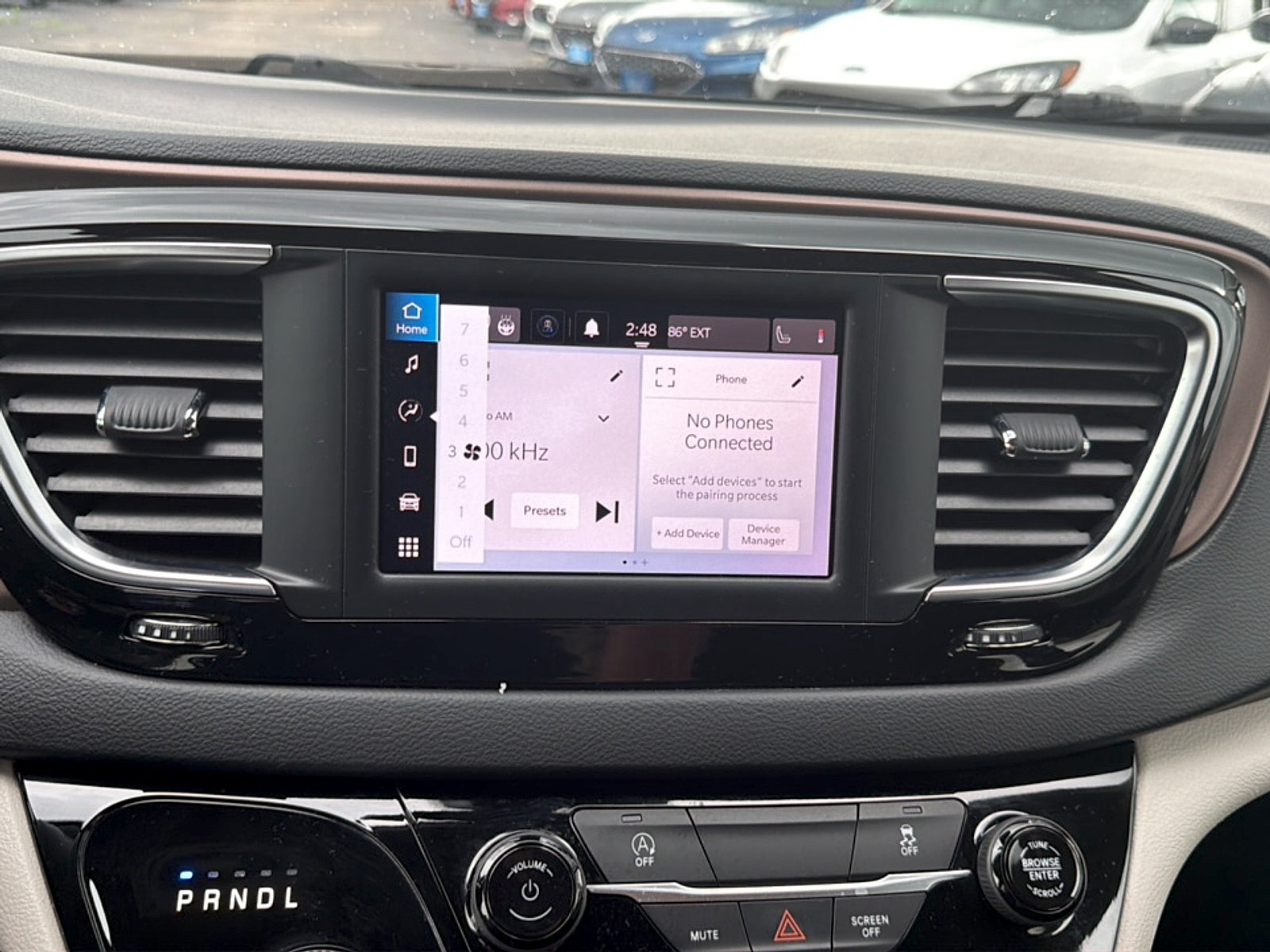 2023 Chrysler Voyager LX