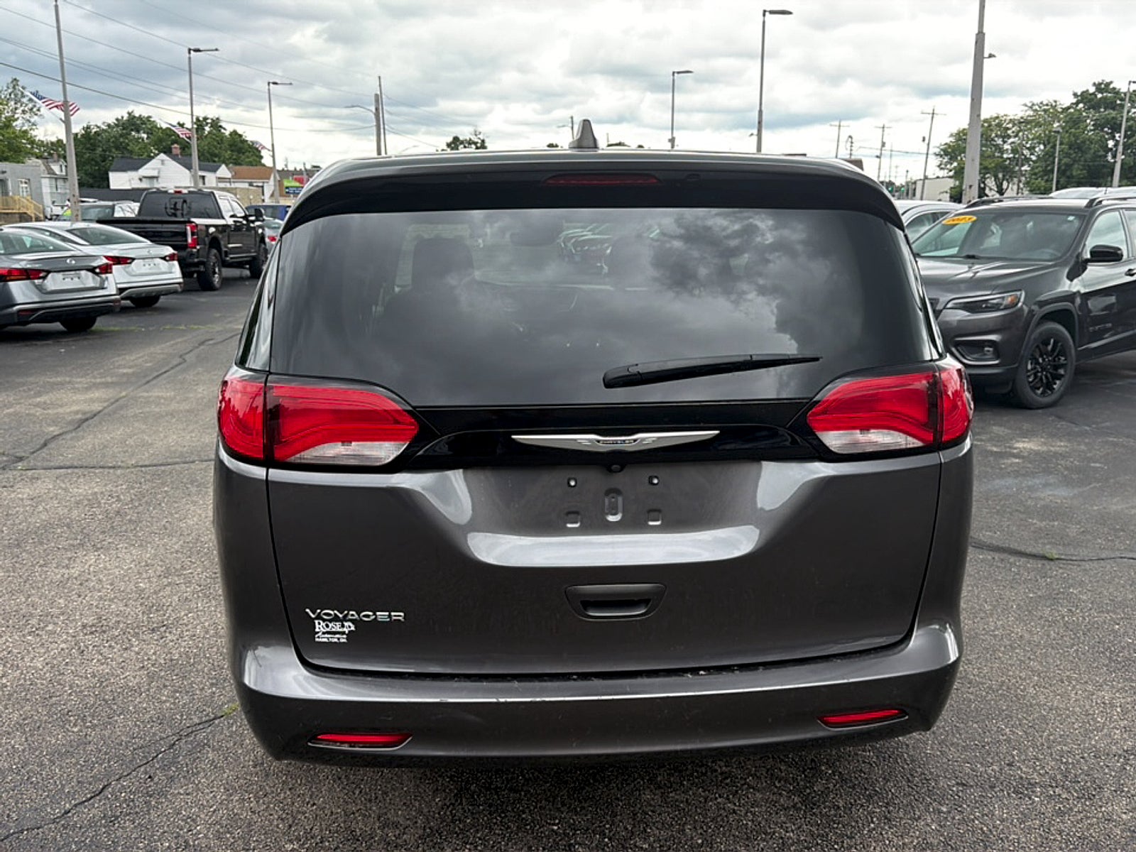 2023 Chrysler Voyager LX