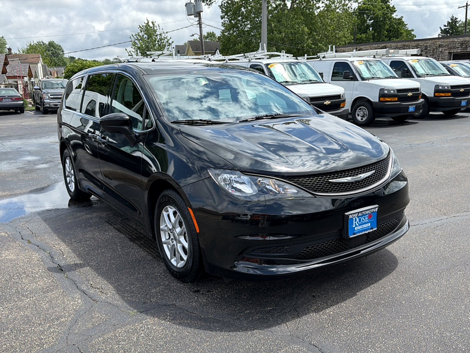 2023 Chrysler Voyager LX