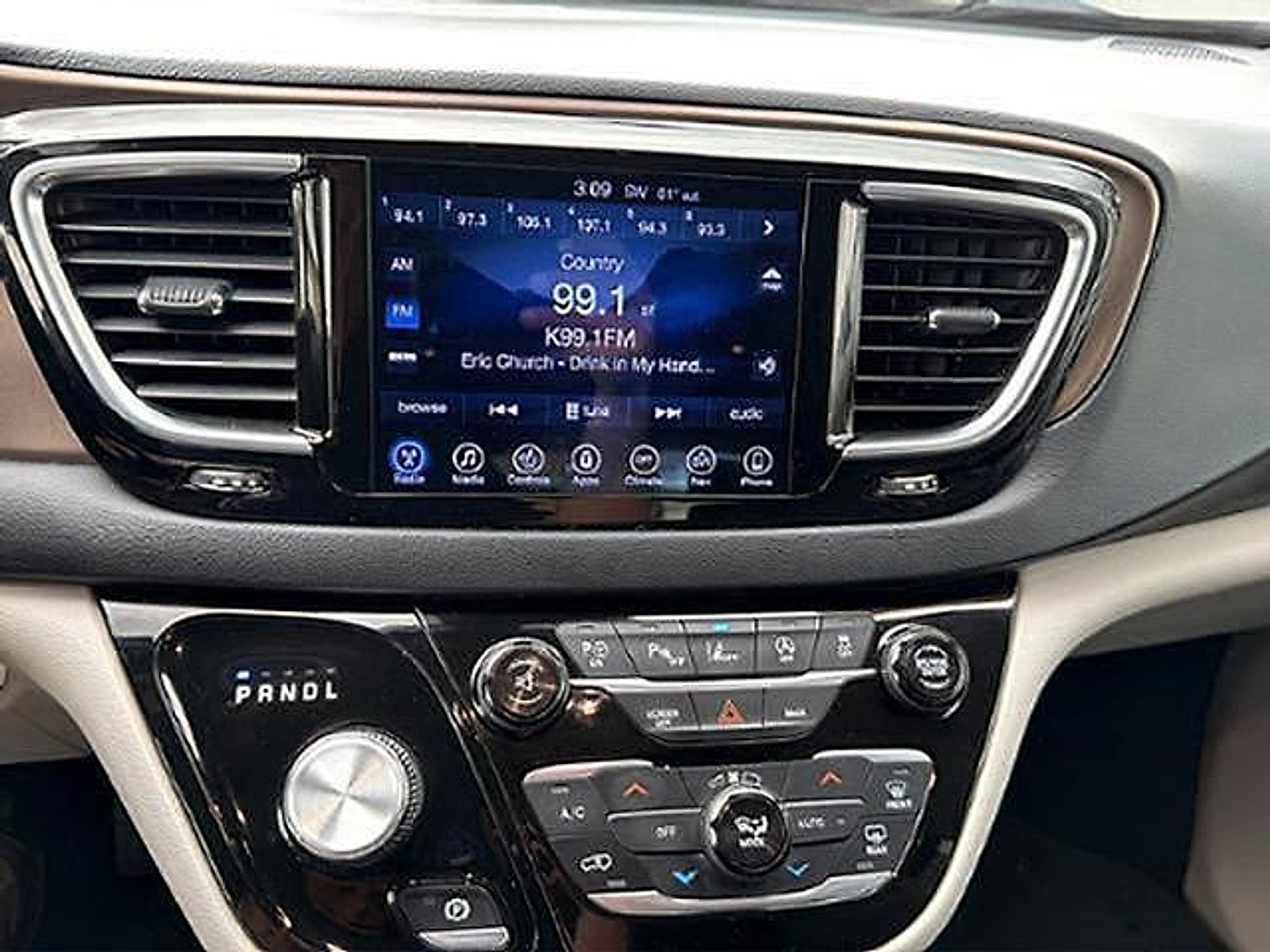 2017 Chrysler Pacifica Touring-L Plus
