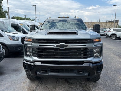 2024 Chevrolet Silverado 2500HD 4WD Crew Cab Standard Bed Custom