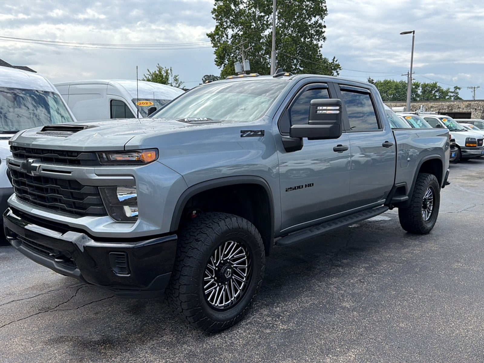 2024 Chevrolet Silverado 2500HD 4WD Crew Cab Standard Bed Custom