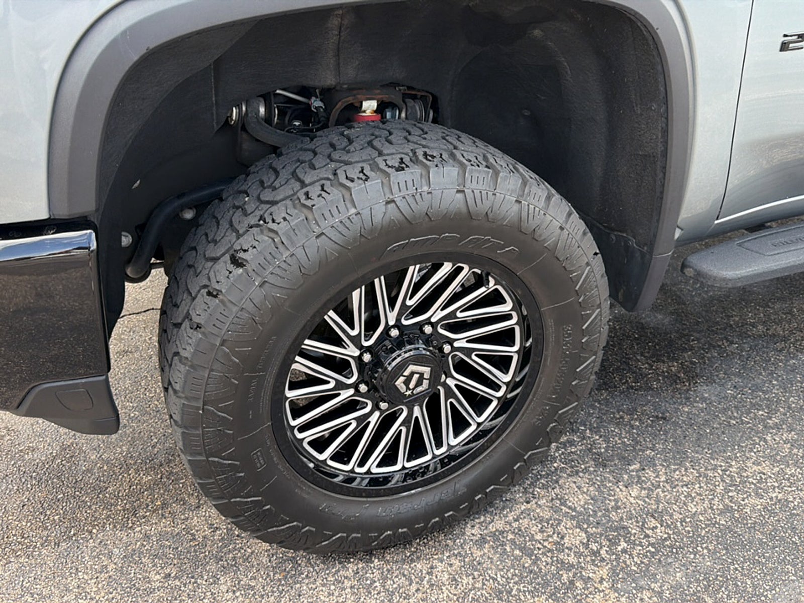 2024 Chevrolet Silverado 2500HD 4WD Crew Cab Standard Bed Custom