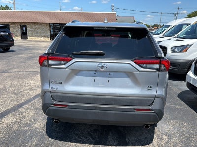 2020 Toyota RAV4 LE