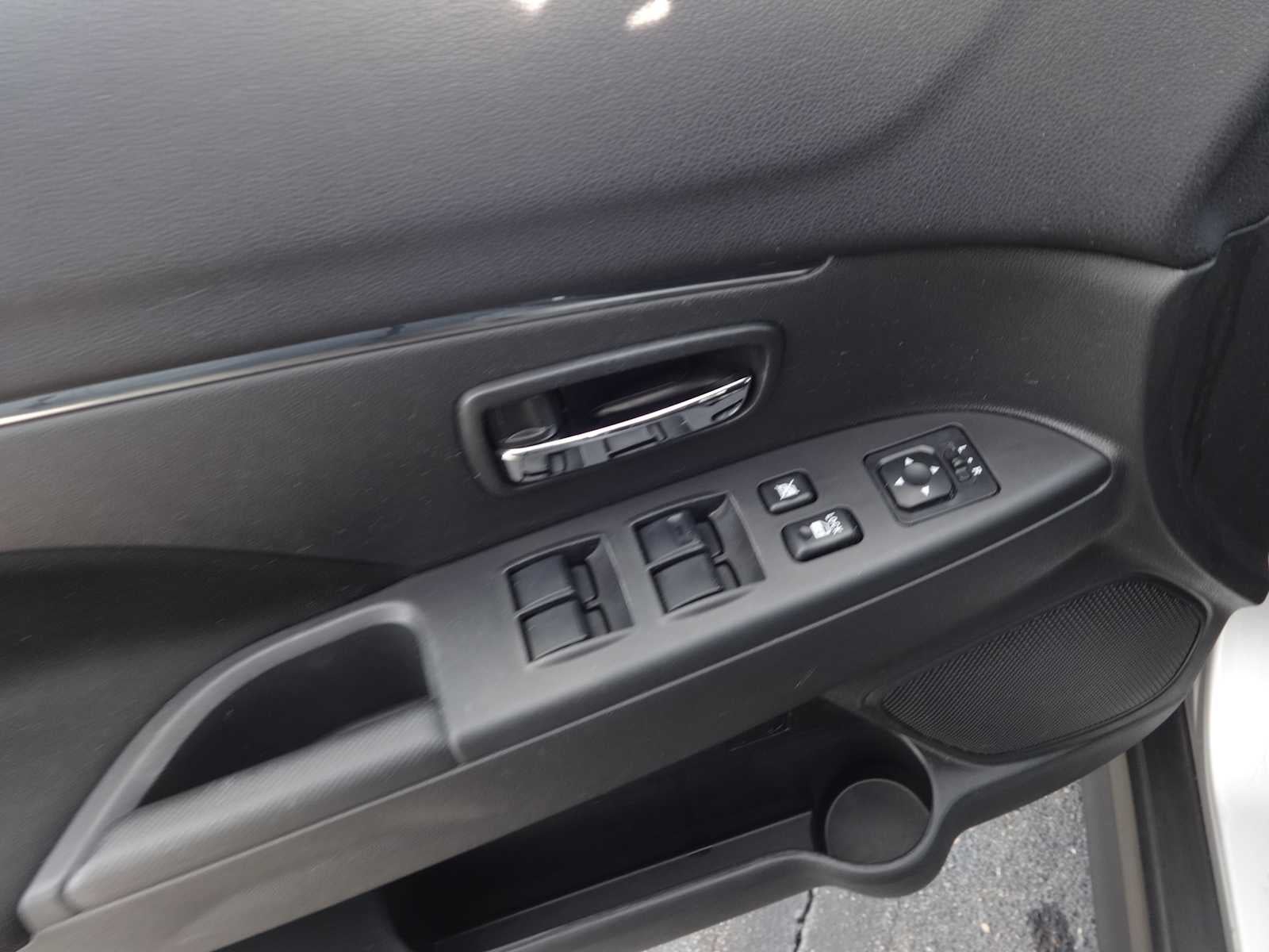 2024 Mitsubishi Outlander Sport ES