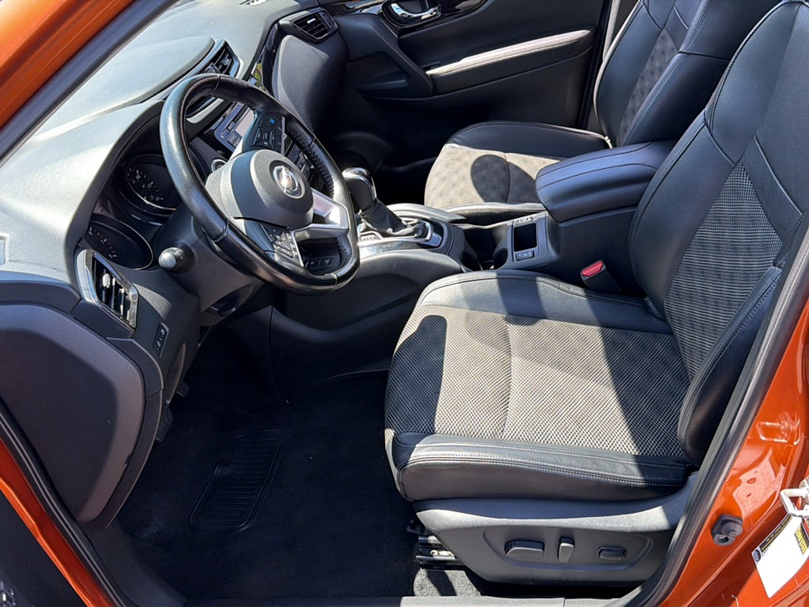 2022 Nissan Rogue Sport SV